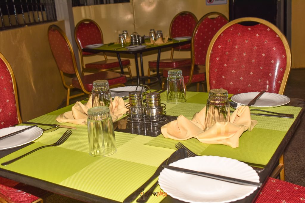 restaurant-entarakuet-safiri-nasi